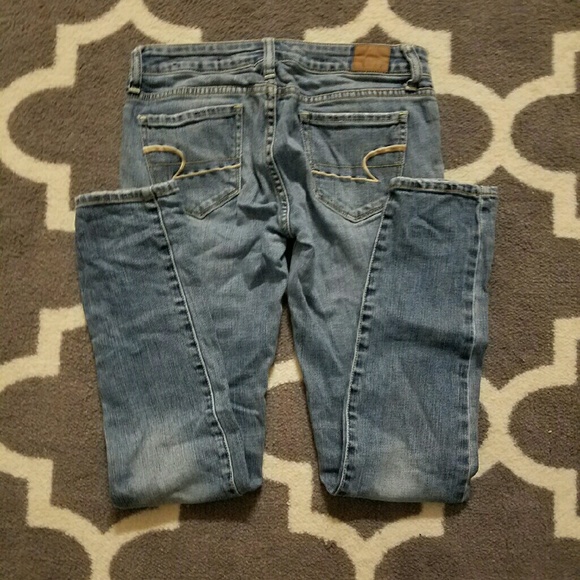 American Eagle size 2 skinny jeans - Picture 3 of 3