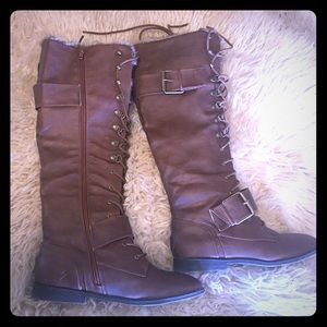 Brown Lace up super stylish boots!