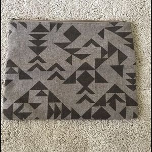 Mossimo Supply Co. Bags - Beautiful Printed clutch Mossimo Supply Co. Bags - Beautiful Printed clutch