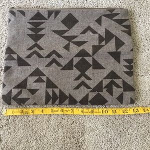 Mossimo Supply Co. Bags - Beautiful Printed clutch Mossimo Supply Co. Bags - Beautiful Printed clutch