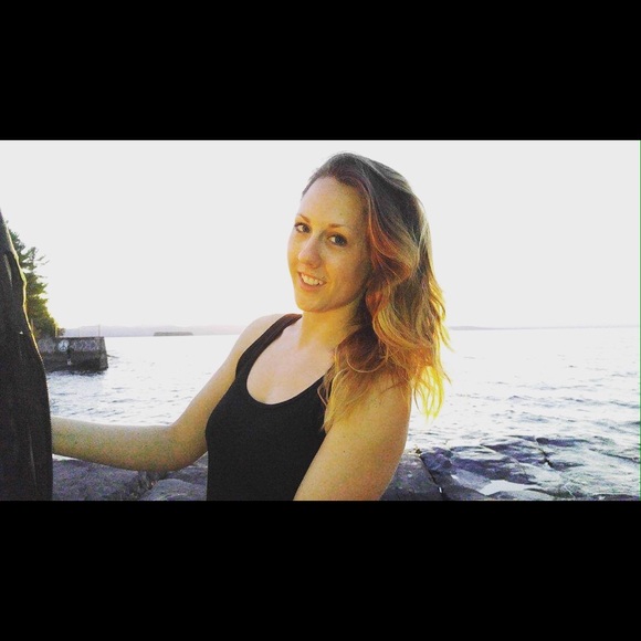 Meet your Posher, Amelia - Picture 1 of 1