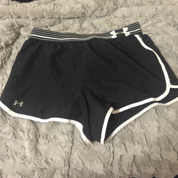 Under Armour shorts only worn a couple times. - Picture 2 of 4