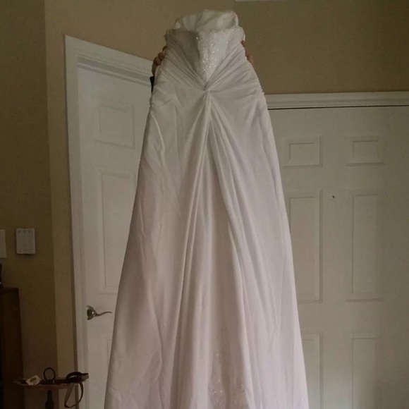 💗💗💗St Tropez White Crystal & Lace Wedding Dress - Picture 3 of 3