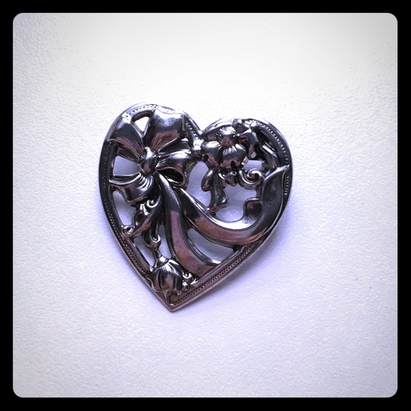 Silver Tone Decorative Heart Brooch