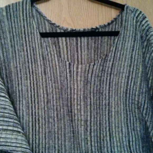 Top size medium - Picture 2 of 2
