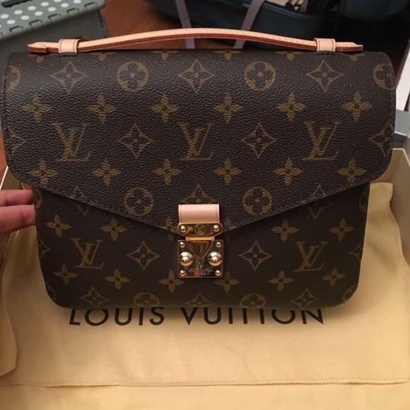 Pochette Metis