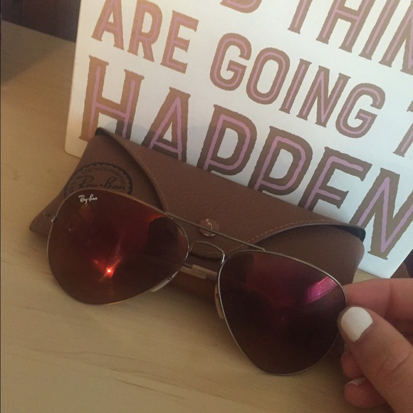 Maroon 58mm Rayban aviators!