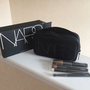 NARS travel brush set❤️