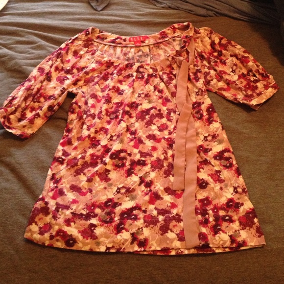 Floral top - Picture 1 of 3