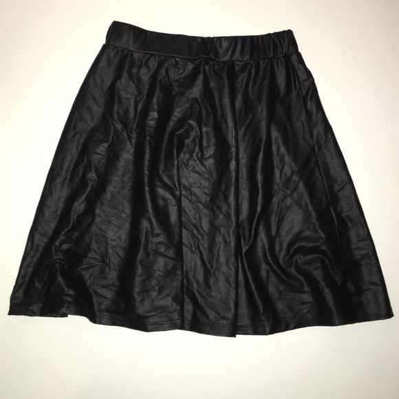 Short pleather skirt
