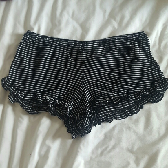 Brandy Melville Pants - Brandy Melville Shorts