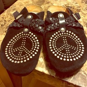 Lucky brand black peace sign slip ons