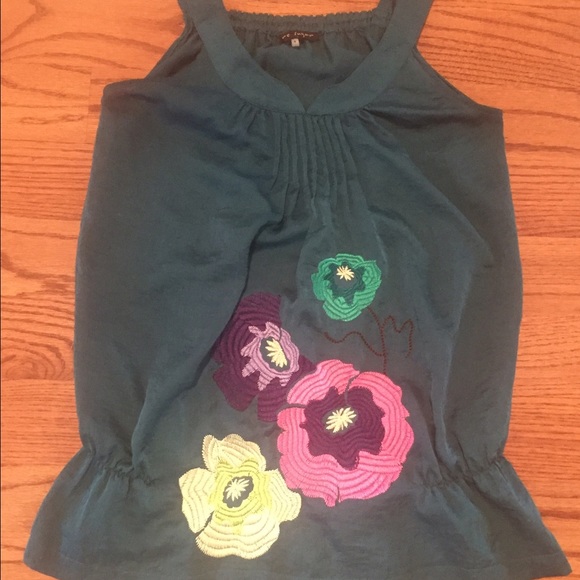 🎉 Lowest price!Cute,embroidered flower blouse, S