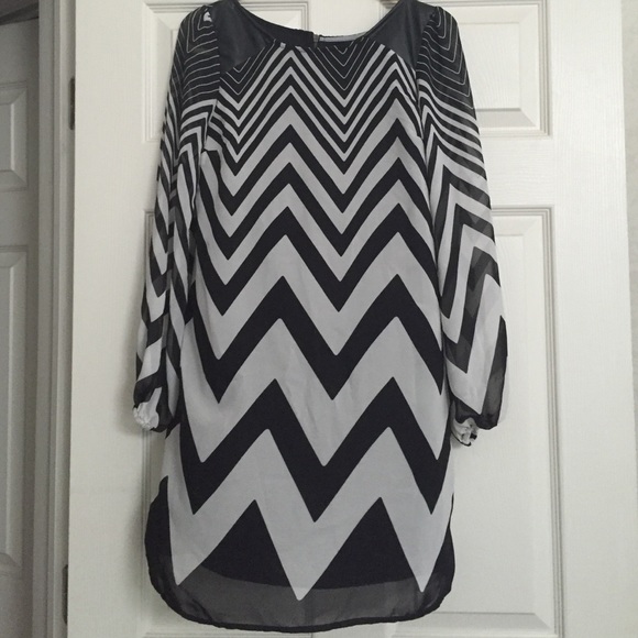 Chevron pattern dress - Picture 1 of 2