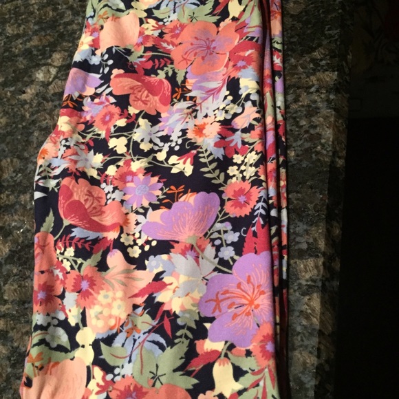 New OS LULAROE leggings