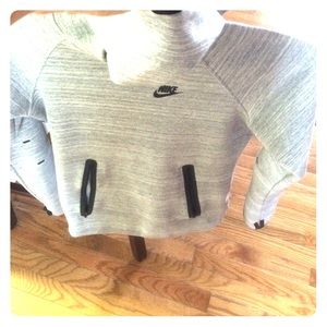 Nike pull over xs grey