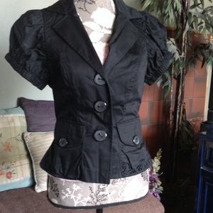Black Kensie short sleeve Blazer