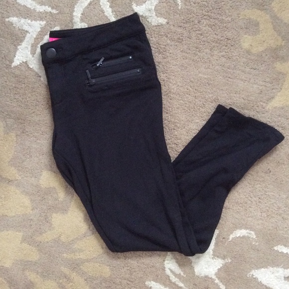 * SOLD * Black jeggings