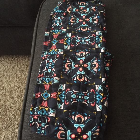 New OS LULAROE leggings
