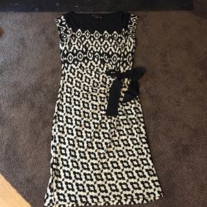 Just Taylor Short Sleeved Work Dress Size 2