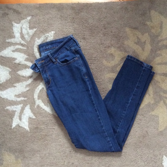 * SOLD * Old Navy dark wash skinny jeans