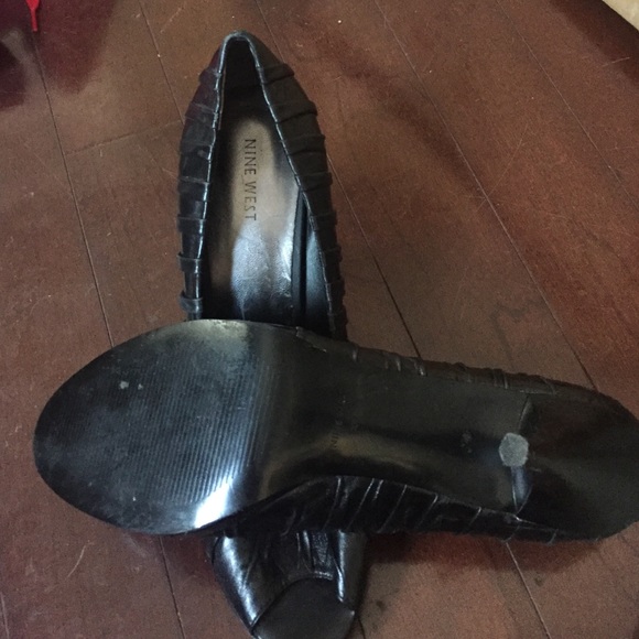 Heels - Picture 2 of 2