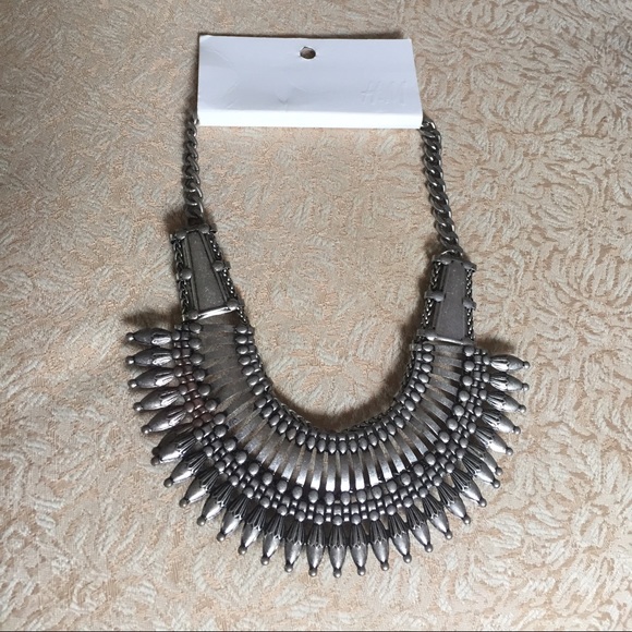 Brand new H&M necklace💗 - Picture 2 of 3