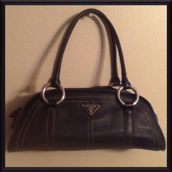 PRADA BAG  (NOT AUTHENTIC)