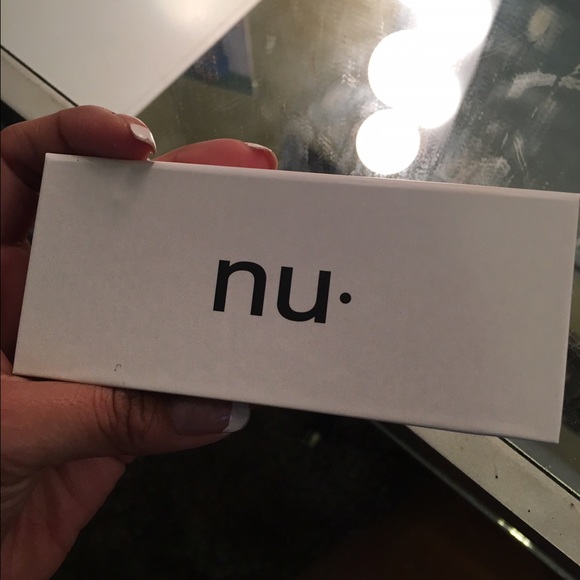 Nu lashes 3D mink brand new never been used !!