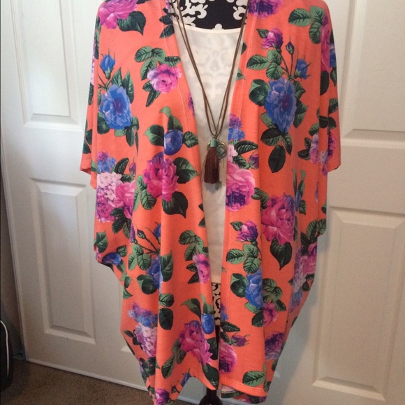 Like new Kimono! Beautiful colors!!