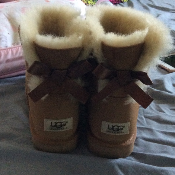 Mini bow Bailey ugg boots