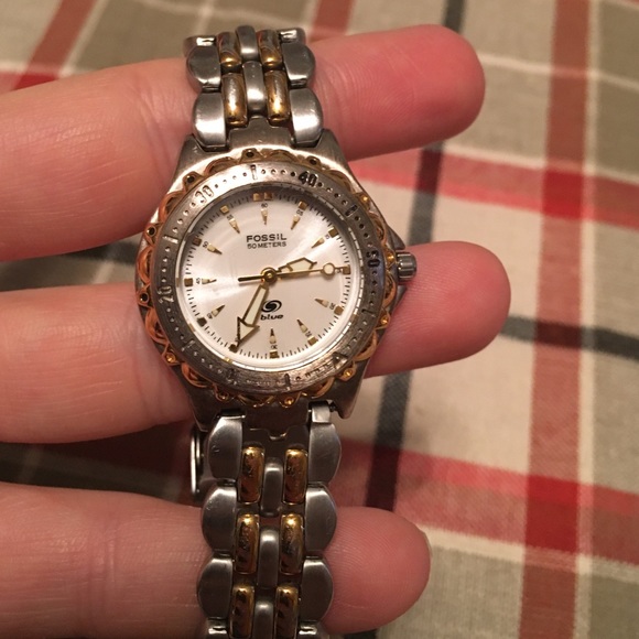 Fossil blue watch in silver display picture 1