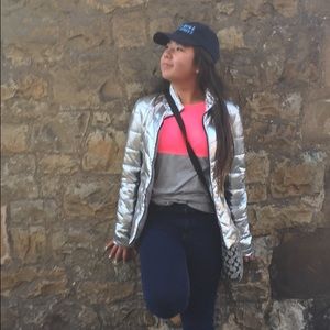 Meet your Posher, Tia