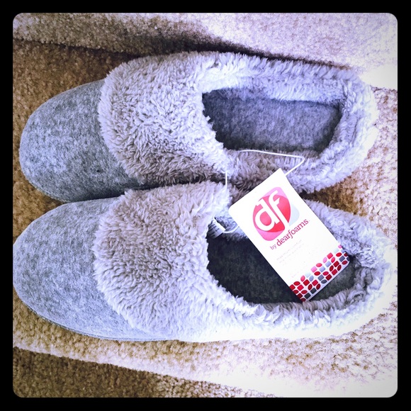 DF WOMEN 's slippers SZ L 9-10 and SZ XL 11-12
