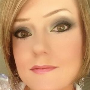 Meet your Posher, Leeann