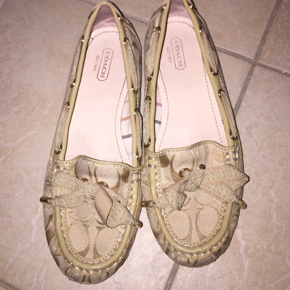 Coach Carisa Flats *NEW PRICE DISCOUNTED shipping*