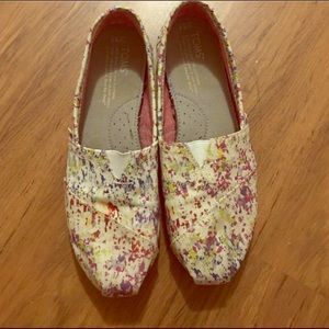 TOMS and IVANKA TRUMP heels!!