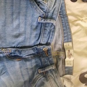 9R light wash Hollister jeans