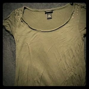 Cute flowy shirt