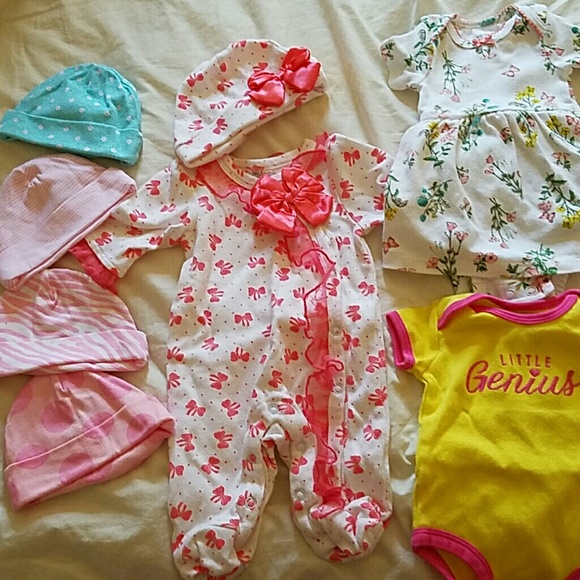 🔴Newborn baby girl clothes bundle, excellent cond