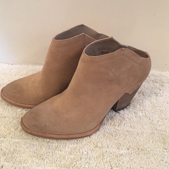 Dolce Vita Haddee tan booties