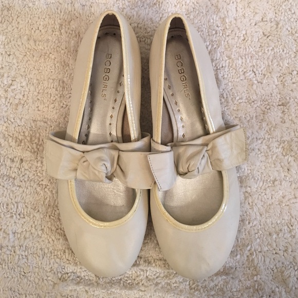 BCBGirls white ballet flats - Picture 2 of 3
