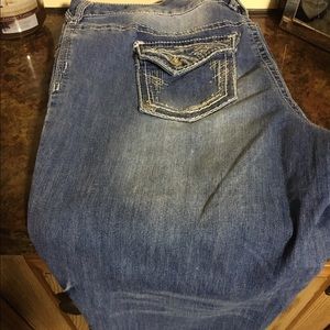 Maurice's Capri pants