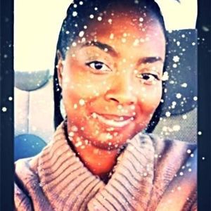 Meet your Posher, Aisha