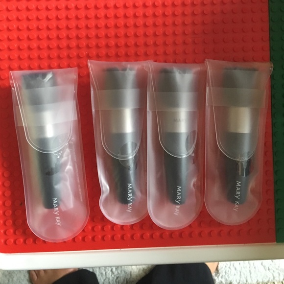 FOUR Mary Kay Make up brushes