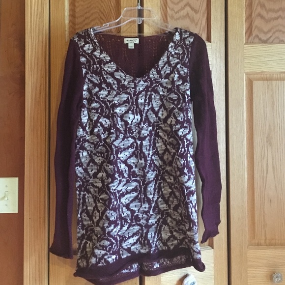 sweater - Picture 1 of 2