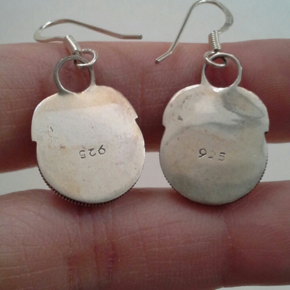 New 925 sterling silver earing with red stone - Picture 2 of 2