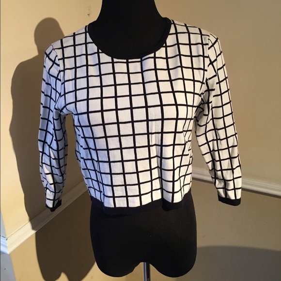 3/4 sleeve short sweater Chanel style