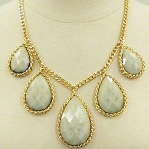 Curb chain Teardrops statement necklace