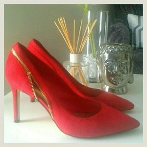 MARC FISHER Sexy Red Suede Pointed Pumps size 9